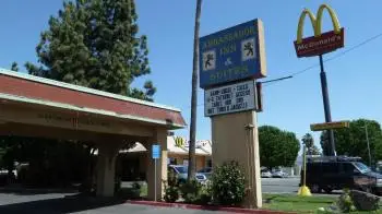Ambassador Inn Fresno 4